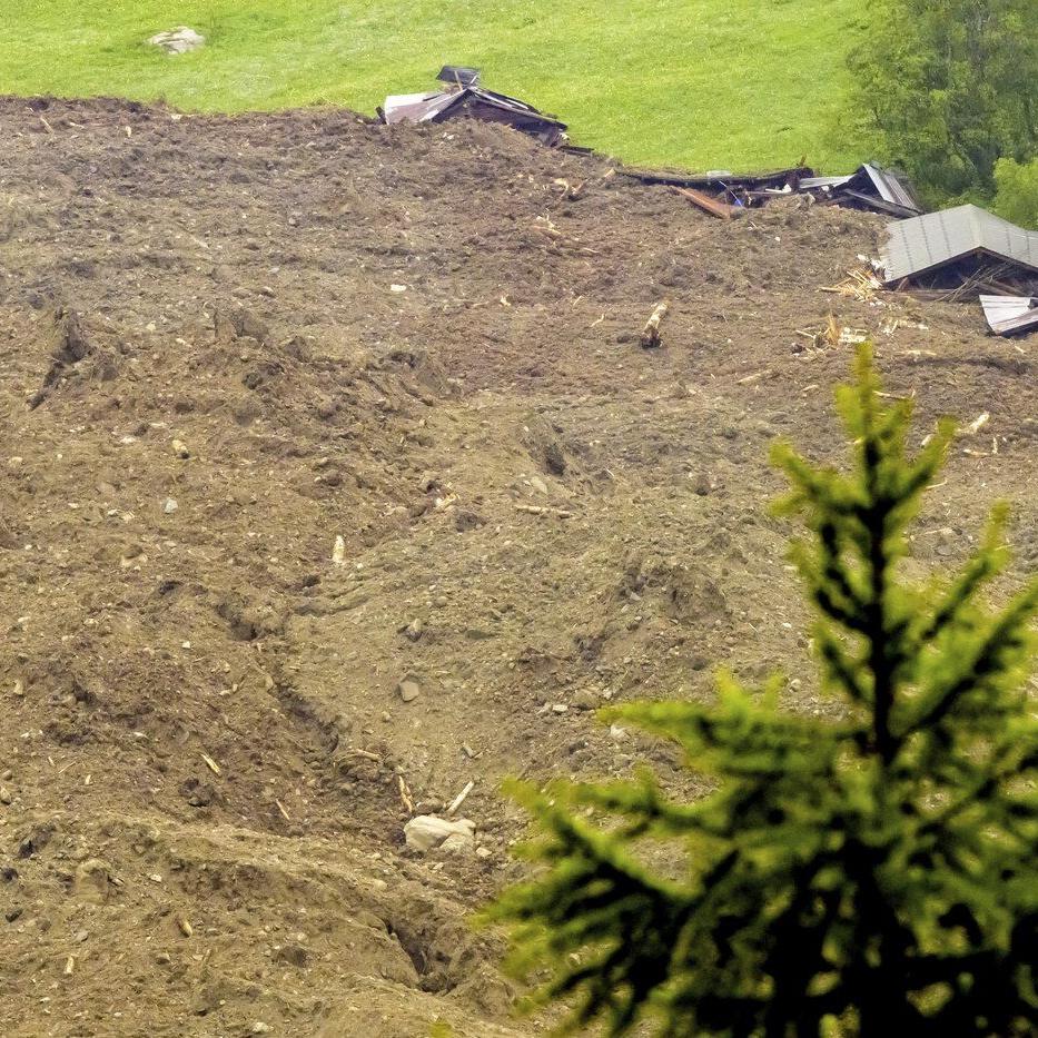 Alpine village is largely destroyed when a Swiss glacier collapses